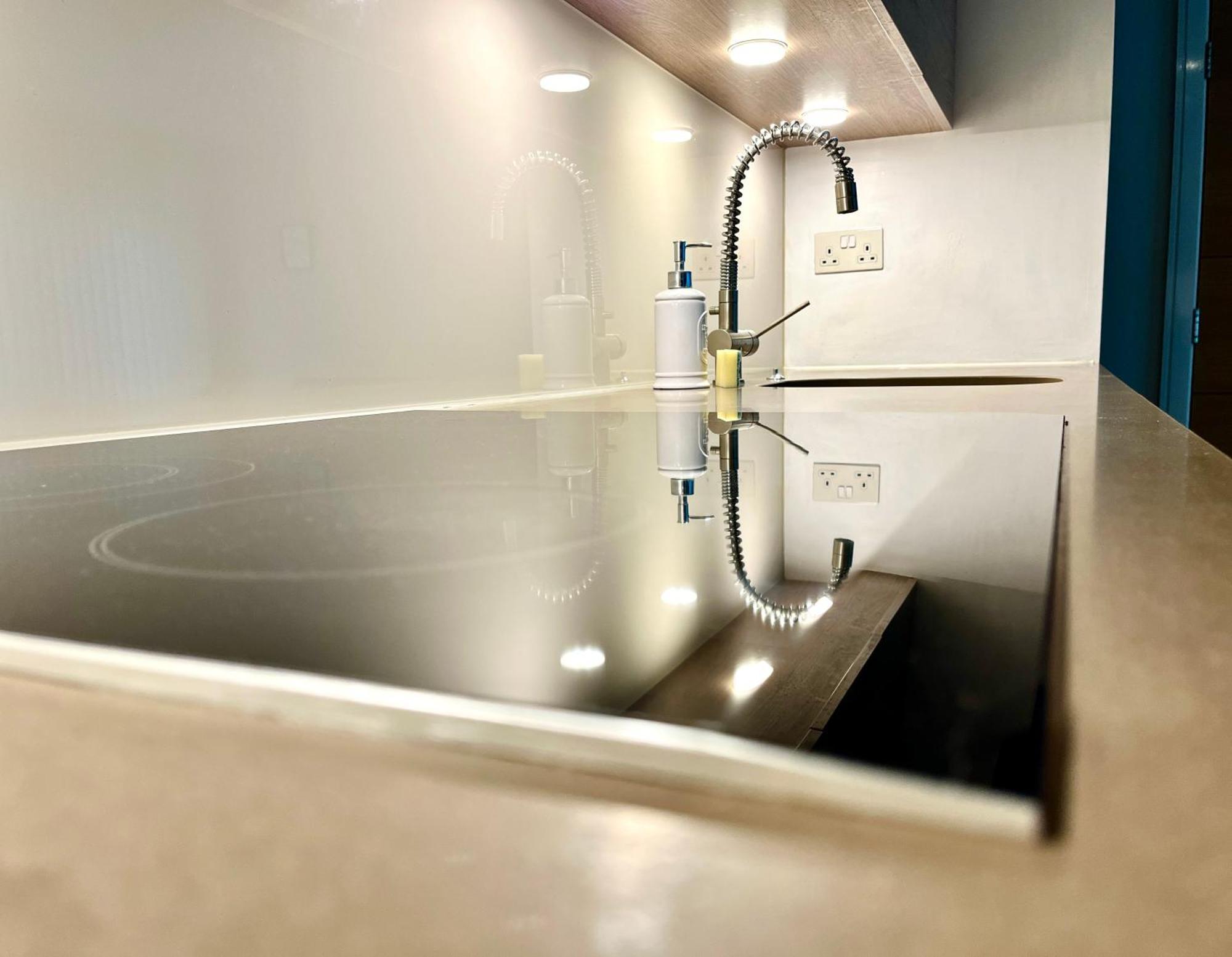 Aquarius At St. George Wharf Apartment London Ngoại thất bức ảnh